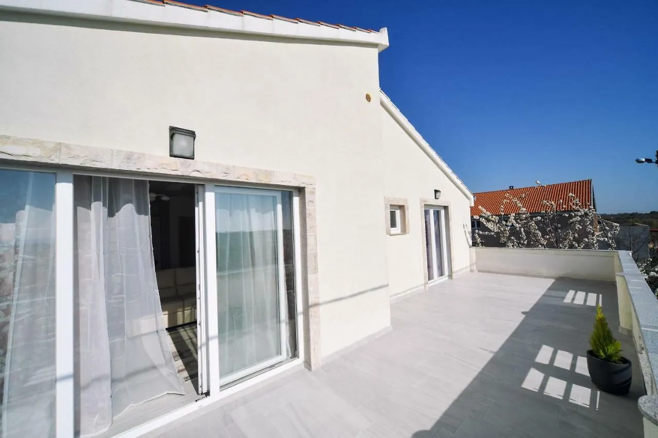 Apartman Novokmet-Crno Crno