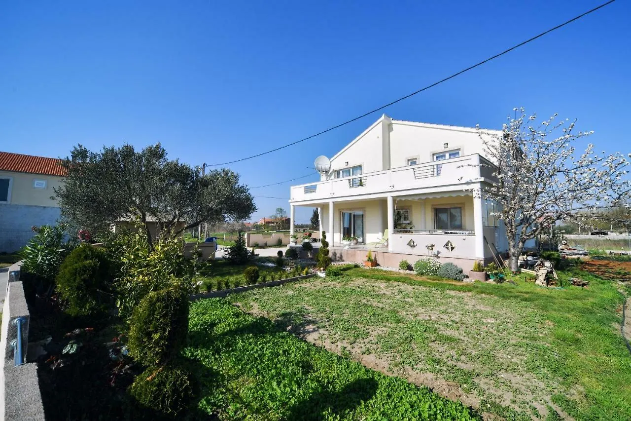 Apartman Novokmet-Crno Gasthof
